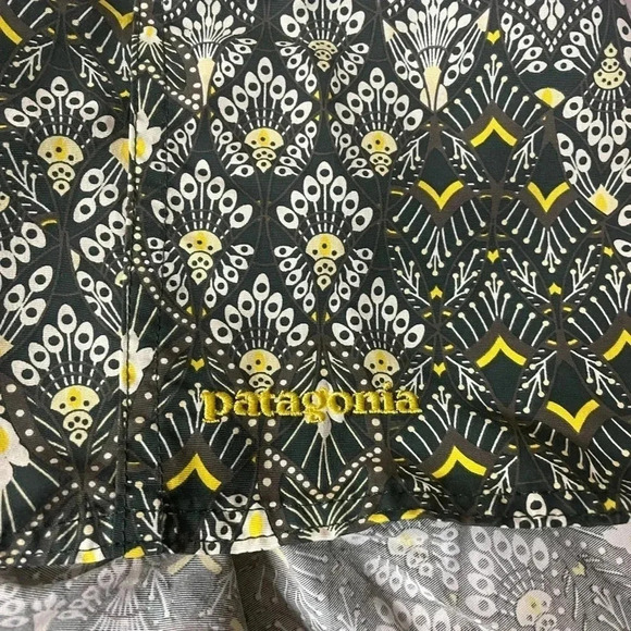 Patagonia Wavefarer Board Shorts Size 38 Dark Green Yellow - Picture 4 of 7